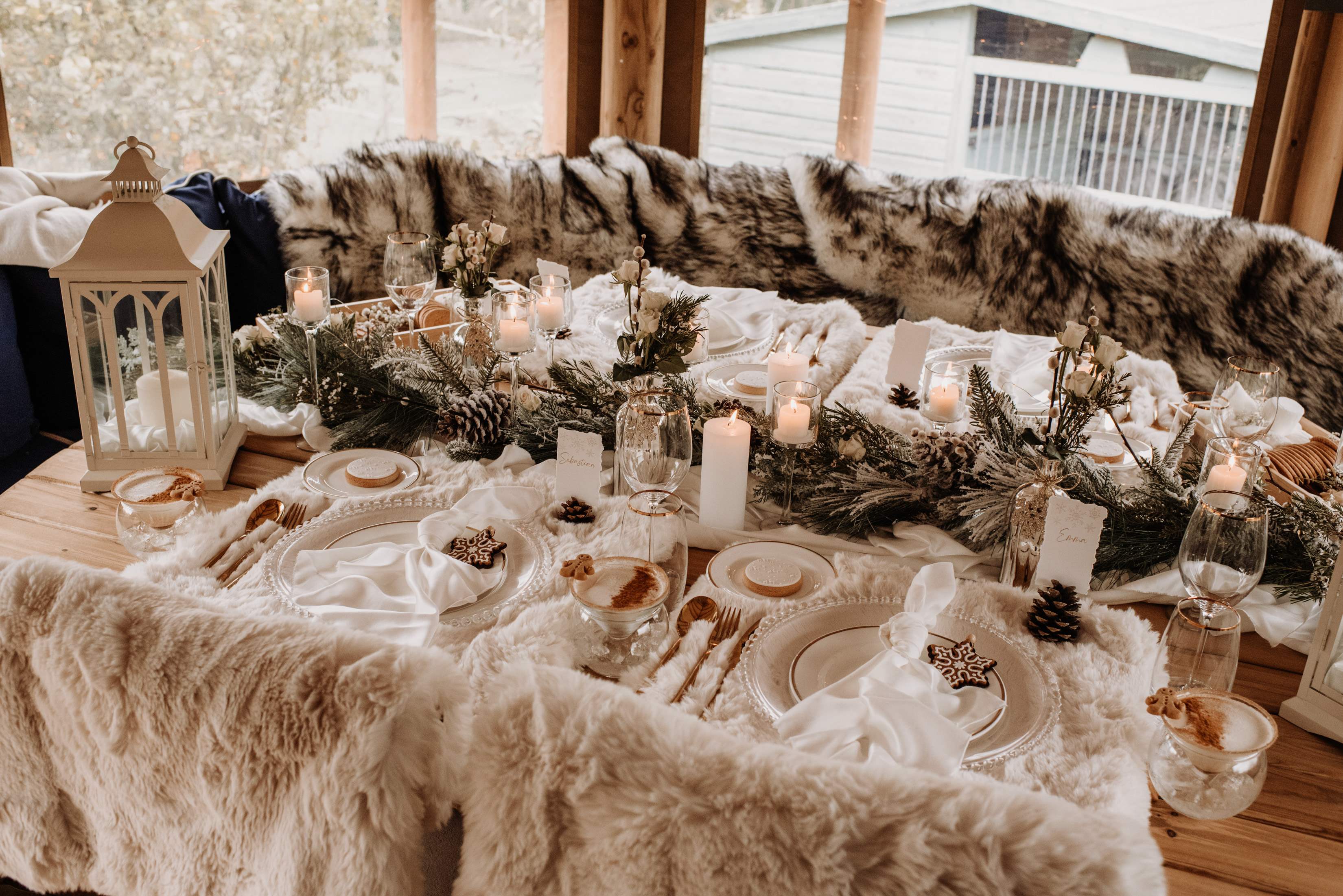 Incorporate Natural Details to Create a Winter Wonderland  Winter wedding  table decorations, Winter wedding table, Winter wonderland wedding